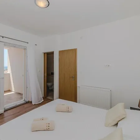 Prázdninový dům Luxurious In With Sauna Debeljak