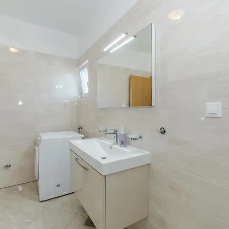 度假居 Amazing In With Sauna Debeljak