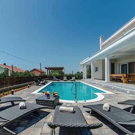 Prázdninový dům Amazing In With Sauna *