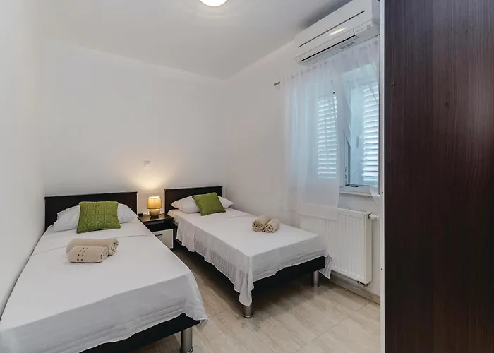 Prázdninový dům Amazing In With Sauna *